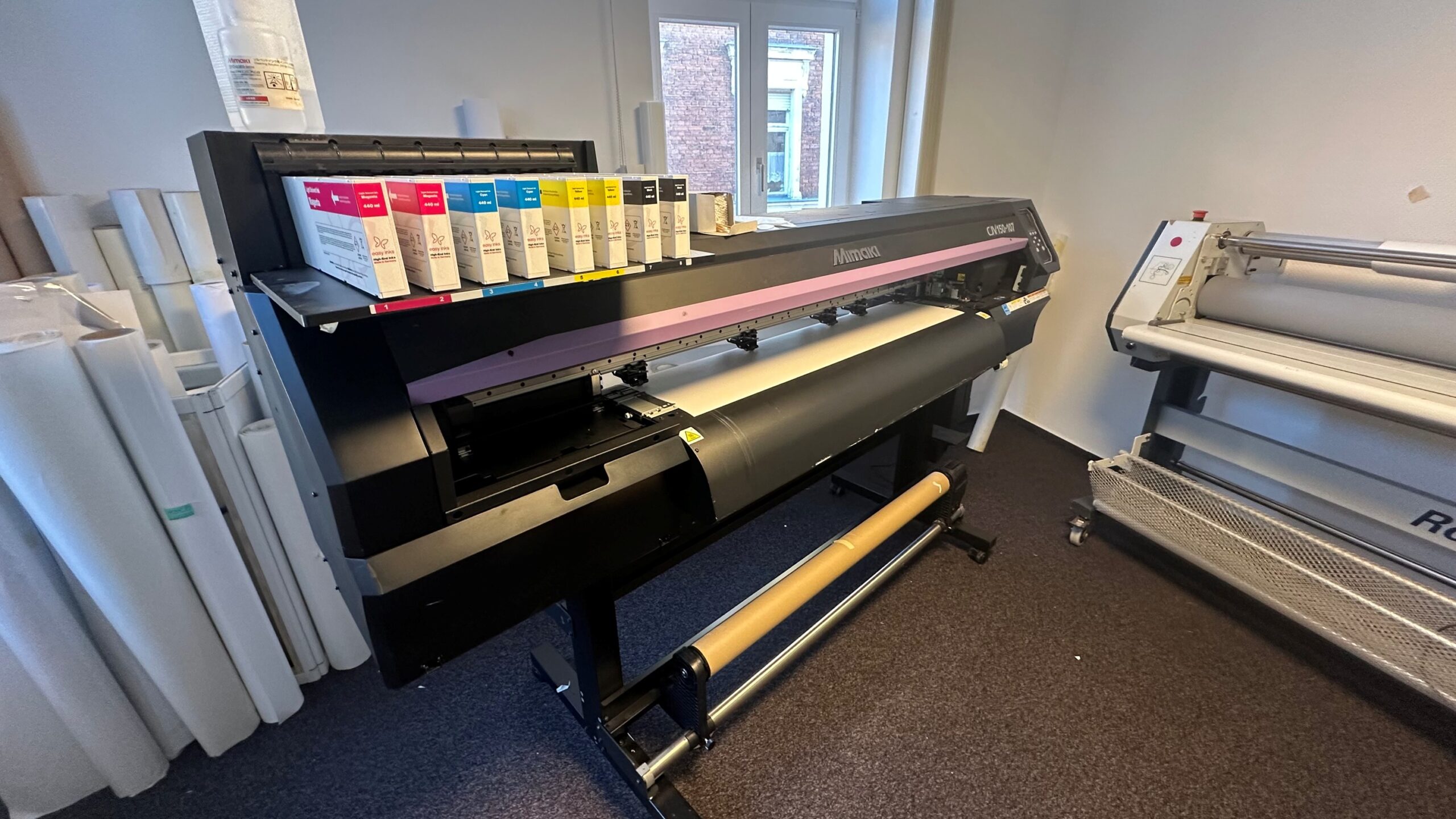 Mimaki CJV150-107 Solventdrucker + Roll Lam Laminator – Bild 2