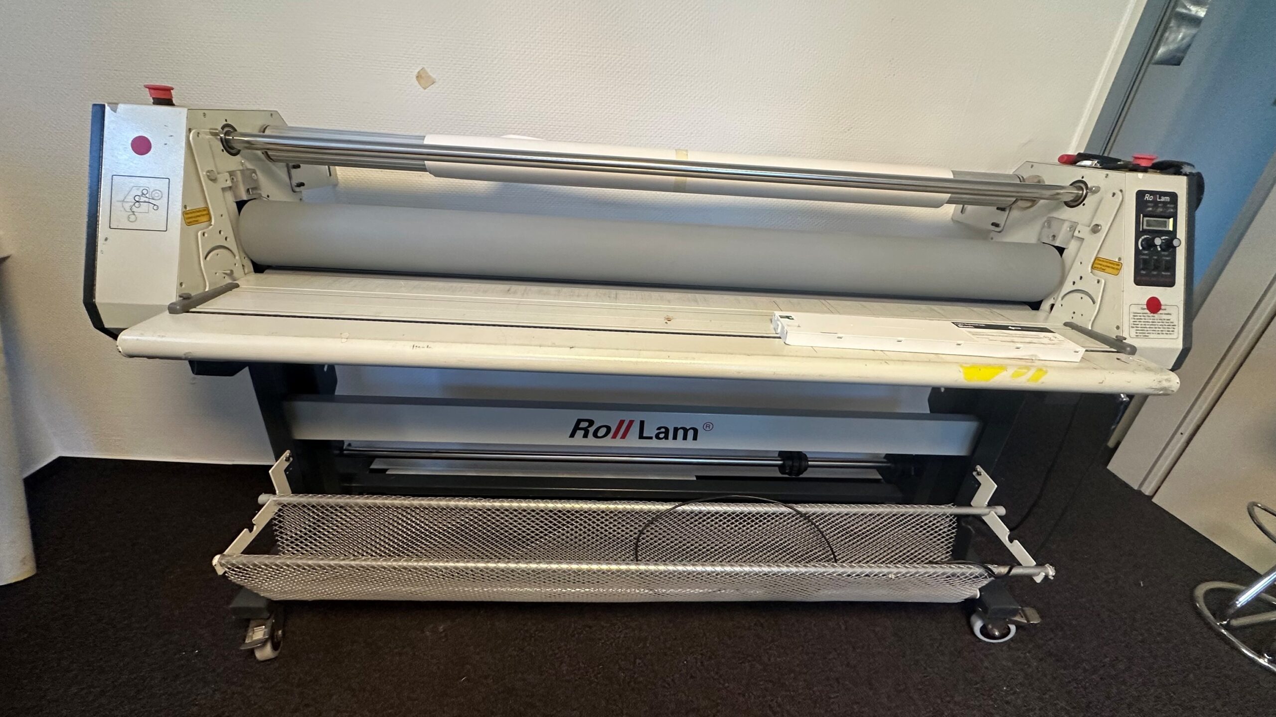 Mimaki CJV150-107 Solventdrucker + Roll Lam Laminator – Bild 3